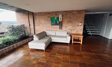 SUITE DE LUJO EN ARRIENDO, COMPLETAMENTE AMOBLADA, SECTOR CENTRO HISTÓRICO CUENCA