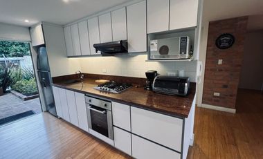 SUITE DE LUJO EN ARRIENDO, COMPLETAMENTE AMOBLADA, SECTOR CENTRO HISTÓRICO CUENCA