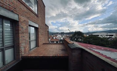 SUITE DE LUJO EN ARRIENDO, COMPLETAMENTE AMOBLADA, SECTOR CENTRO HISTÓRICO CUENCA