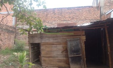 En Girardot - Cundinamarca vendemos lote urbano 300 M2 área.