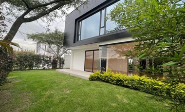 CASA EN VENTA EN SECTOR TANDA NAYÓN DE 4 DORMITORIOS QUITO ECUADOR