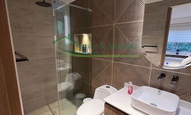 En Nariño - Cundinamarca Vendemos hermosa casa de dos pisos con piscina privada en conjunto.