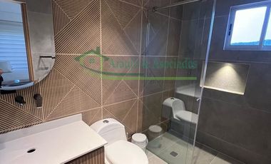 En Nariño - Cundinamarca Vendemos hermosa casa de dos pisos con piscina privada en conjunto.