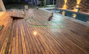 En Nariño - Cundinamarca Vendemos hermosa casa de dos pisos con piscina privada en conjunto.