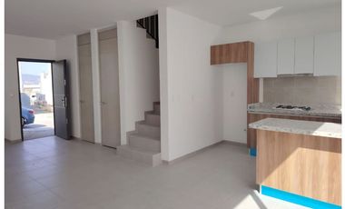 CASA EN VENTA EN SENDEROS DE MONTE VERDE COTO 9 CASA 37 COTO CON ALBERCA