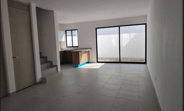 CASA EN VENTA EN SENDEROS DE MONTE VERDE COTO 9 CASA 37 COTO CON ALBERCA