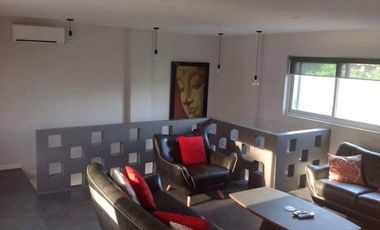 4 Bedroom house near Ilig-Iligan beach with pool