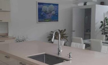 4 Bedroom house near Ilig-Iligan beach with pool