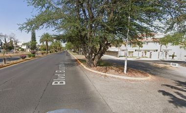 Oportunidad !! Hermosa Residencia en Remate Bancario Cd Bugambilias. 540m2 de terreno, Zapopan, Jal