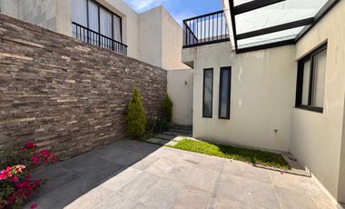 BONITA CASA EN RENTA EN EL FENIX, ZONA ESMERALDA DE SAN MATEO ATENCO A UNOS PASOS DE METEPEC