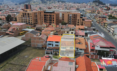 Venta de casa en Cuenca – 330m², 4 habitaciones, cerca de comercios y tranvía