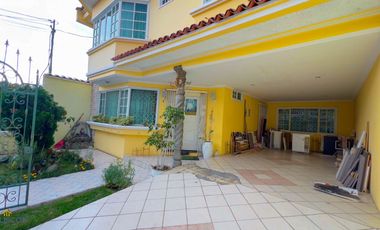 Venta de casa en Cuenca – 330m², 4 habitaciones, cerca de comercios y tranvía