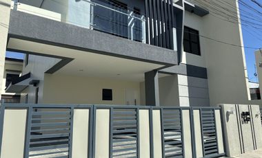 Stylish 3-Bedroom Smart Home in Town & Country West, Molino, Bacoor – ₱12,700,000
