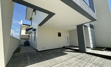 Stylish 3-Bedroom Smart Home in Town & Country West, Molino, Bacoor – ₱12,700,000
