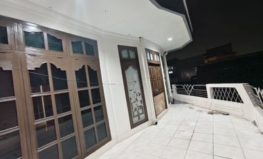 Dijual Rumah Waru Indah Letak Strategis