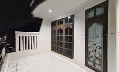 Dijual Rumah Waru Indah Letak Strategis
