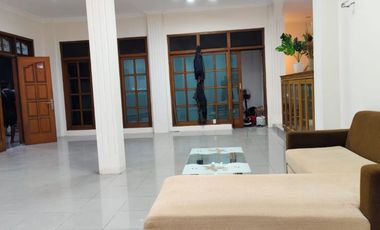 Dijual Rumah Waru Indah Letak Strategis
