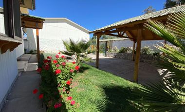 San Felipe – Arriendo amplia casa tipo chalet, sector El Asiento