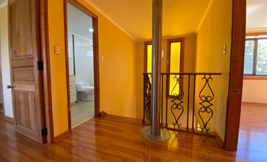 San Felipe – Arriendo amplia casa tipo chalet, sector El Asiento