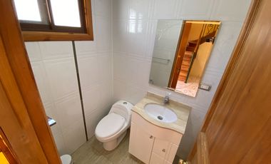 San Felipe – Arriendo amplia casa tipo chalet, sector El Asiento