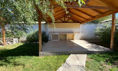 San Felipe – Arriendo amplia casa tipo chalet, sector El Asiento