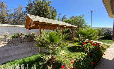 San Felipe – Arriendo amplia casa tipo chalet, sector El Asiento