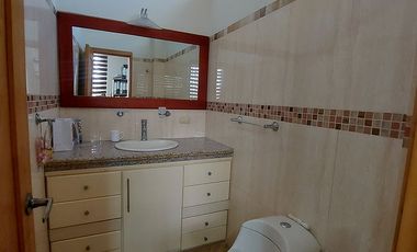 En la Parroquia El Cambio Se Vende Edificio Comercial/Residencial con Bodega, Oficinas, Departamento y Rooftop