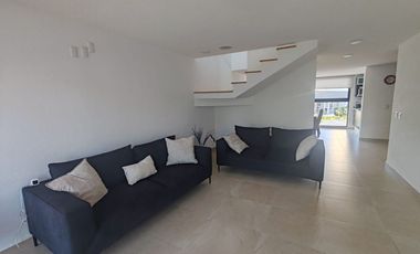 Departamento Duplex en Renta en Santa Fe. Con disponibilidad a partir del 15 de Mayo de 2025