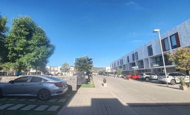 Departamento Duplex en Renta en Santa Fe. Con disponibilidad a partir del 15 de Mayo de 2025