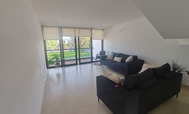 Departamento Duplex en Renta en Santa Fe. Con disponibilidad a partir del 15 de Mayo de 2025