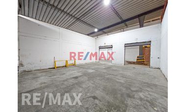 Alquilo Almacen Industrial En Bocanegra 1,000 M2