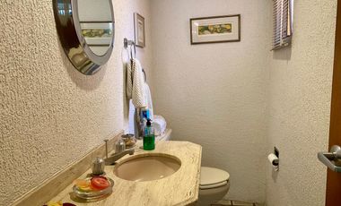 SE VENDE CASA EN LAS VILLAS CON SEGURIDAD - EN PASEOS DE LAS PALMAS INTERLOMAS