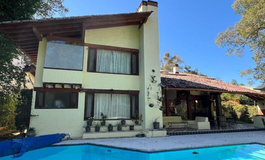 CASA EN VENTA EN AVANDARO A DOS AGUAS ESTILO VALLESANO