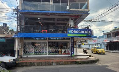 Vendo Edificio Comercial 2 Locales y un Apartamento Amoblado