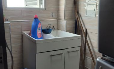 Vendo Edificio Comercial 2 Locales y un Apartamento Amoblado
