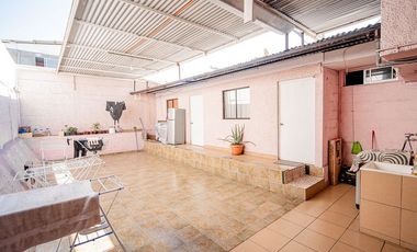 SE VENDE CASA EN PSJE TENO.