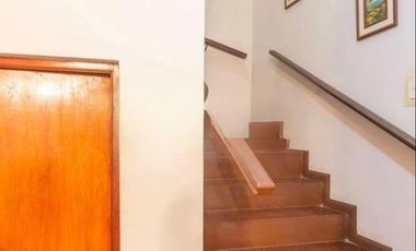 Casa En La Perla De 2 Pisos Con 4 Dormitorios Y Con Gran Potencial