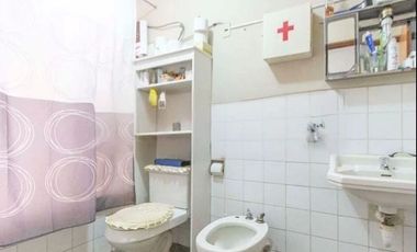 Casa En La Perla De 2 Pisos Con 4 Dormitorios Y Con Gran Potencial