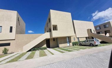 Casa en RENTA Amueblada en Altos  Juriquilla