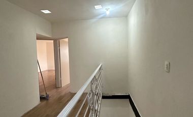 SE VENDE CASA MUY AMPLIA, EN RINCONES DE SALVARCAR