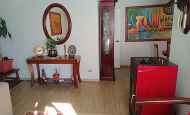 CASA EN CONDOMINIO, QUINCHO, PISCINA, CALEFACCIÓN Y AC.