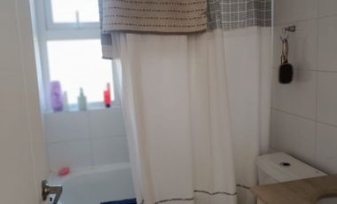 CASA EN CONDOMINIO, QUINCHO, PISCINA, CALEFACCIÓN Y AC.