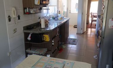CASA EN CONDOMINIO, QUINCHO, PISCINA, CALEFACCIÓN Y AC.