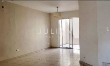 Casa en venta en Puerta de Anáhua en Escobedo de 3 niveles