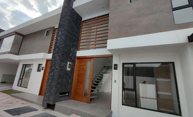 CASA DE VENTA EN TUMBACO DE 3 DORMITORIOS QUITO ECUADOR