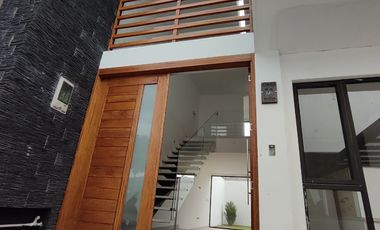 CASA DE VENTA EN TUMBACO DE 3 DORMITORIOS QUITO ECUADOR