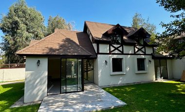 Oportunidad Inmobiliaria! Casa de 4d 4b 346 m2 calle Simón González 8868 La Reina