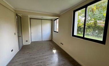 Oportunidad Inmobiliaria! Casa de 4d 4b 346 m2 calle Simón González 8868 La Reina