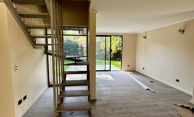 Oportunidad Inmobiliaria! Casa de 4d 4b 346 m2 calle Simón González 8868 La Reina