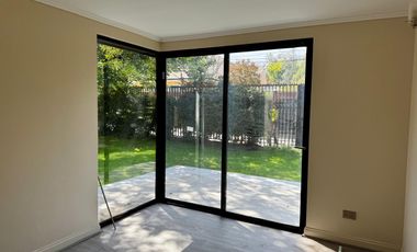 Oportunidad Inmobiliaria! Casa de 4d 4b 346 m2 calle Simón González 8868 La Reina